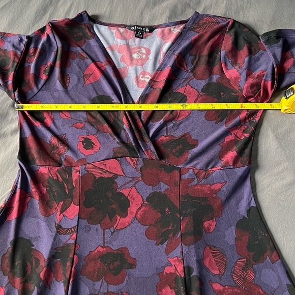 Ladies Medium George Dress. EUC - Picture 5 of 8